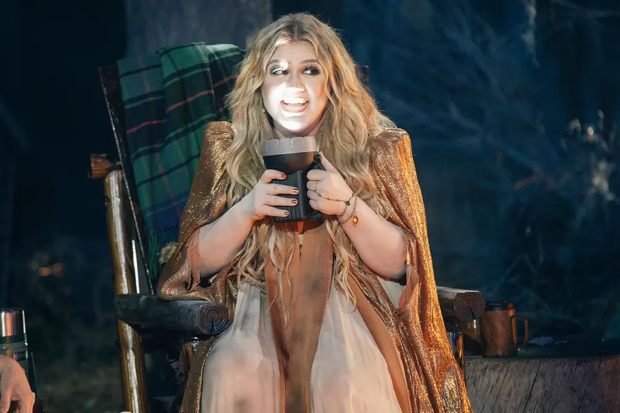 Kelly Clarkson Halloween 2022