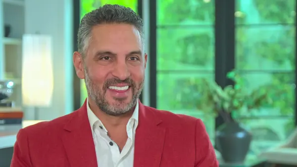 Kyle Richards’ Husband Mauricio Umansky and Daughters to Star in Netflix Reality Series ‘Buying Beverly Hills’