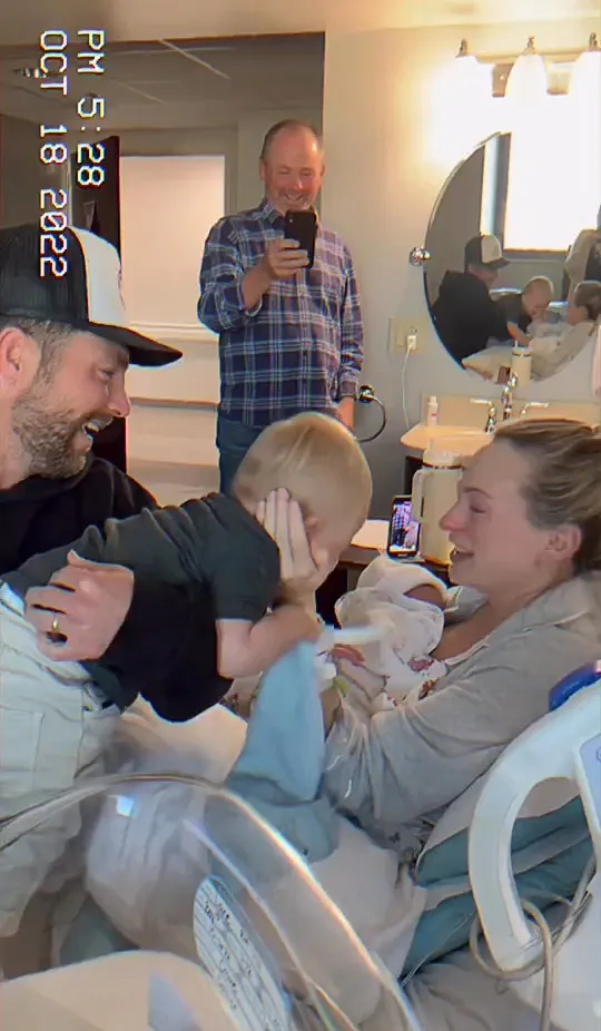 Lauren Bushnell Lane and Chris Lane's Son Dutton's Baby Album 07