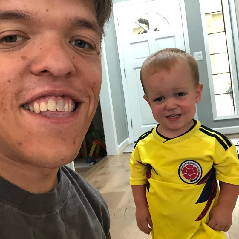 Little People, Big World's Zach Roloff Documents Tori Roloff Giving Birth to Son Josiah 100