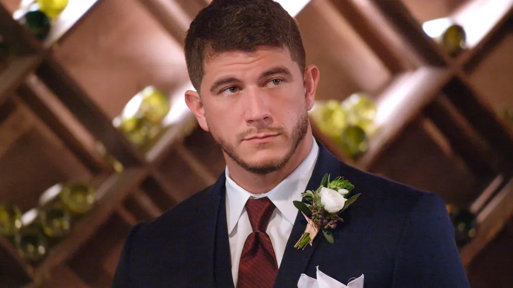 Love Is Blind Cole Barnett Reacts to Fan Theory That He Is Related to Matt Barnett 4