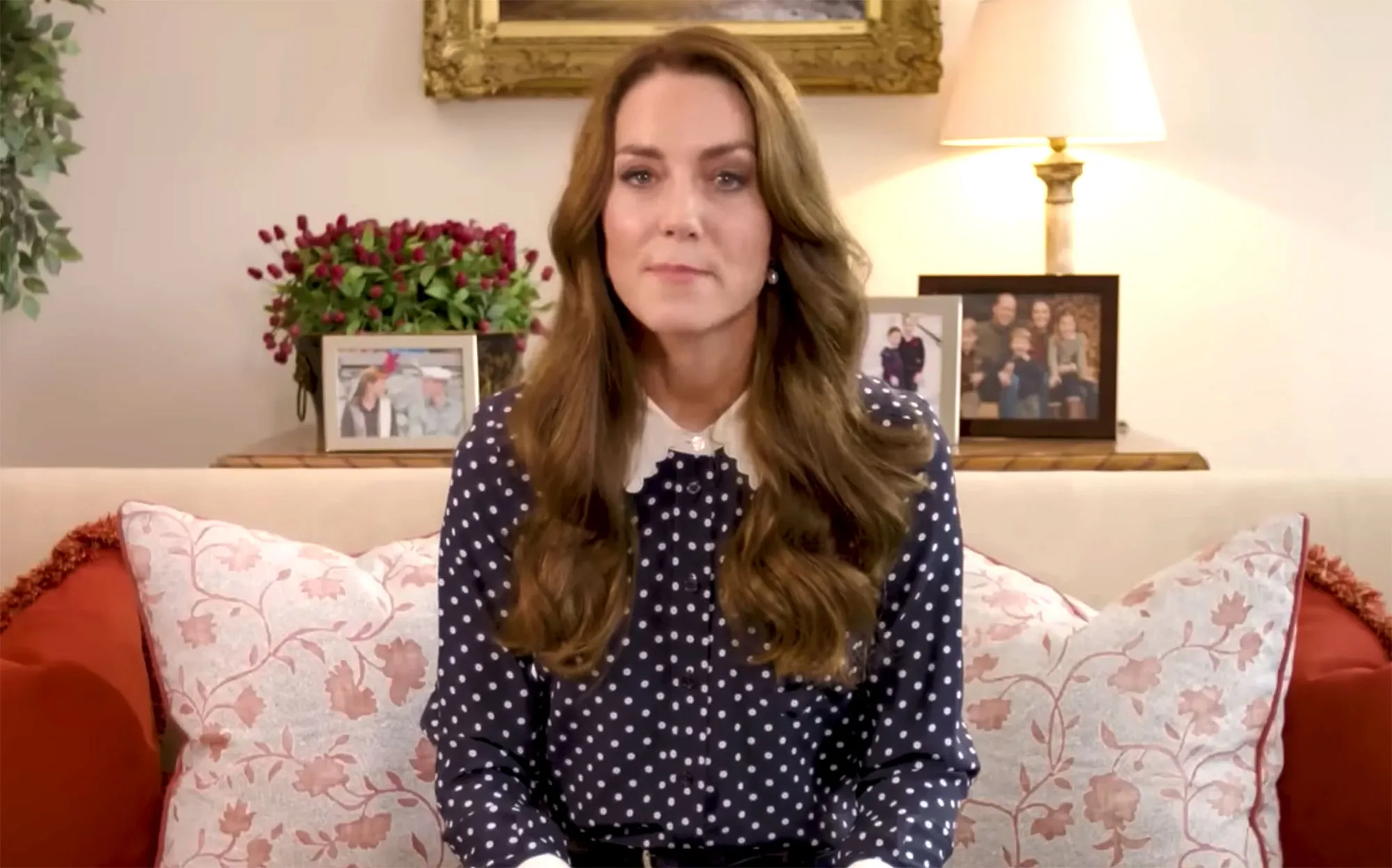 New Photos of Prince William Princess Kate, Prince George, Princess Charlotte and Prince Louis