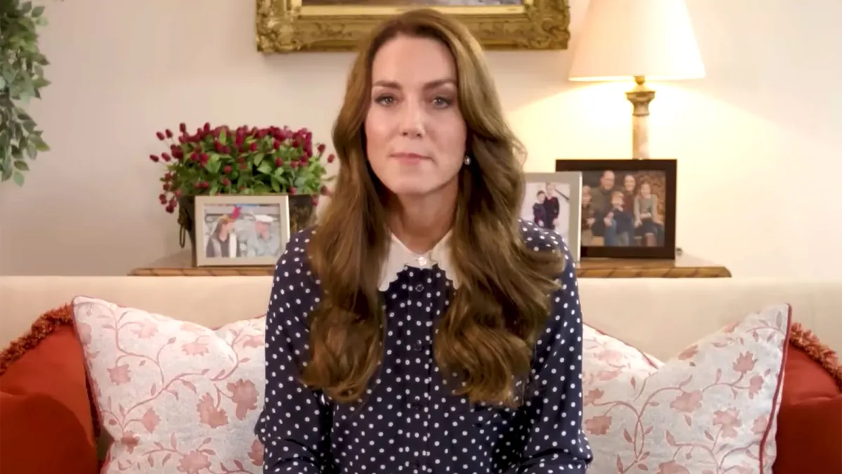 New Photos of Prince William Princess Kate, Prince George, Princess Charlotte and Prince Louis