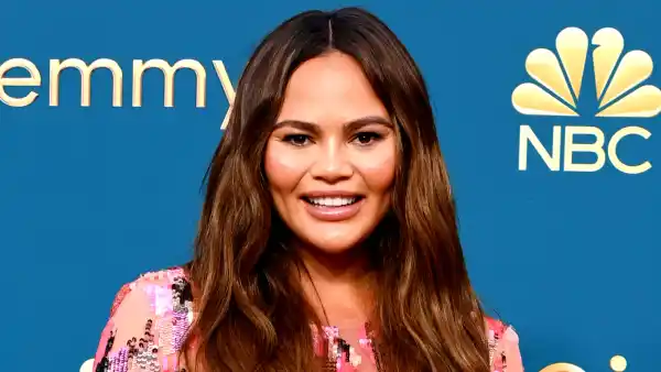 Pregnant Chrissy Teigen Details Digestion Problems: My Stomach Was 'Strong'