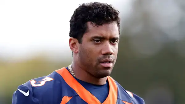 Russell Wilson’s 4 Hour Mid-Flight Workout Has Social Media Laughing at Him