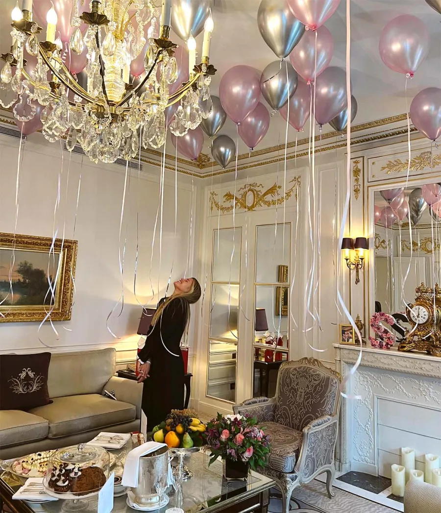 Sofia Richie Jets Off Paris