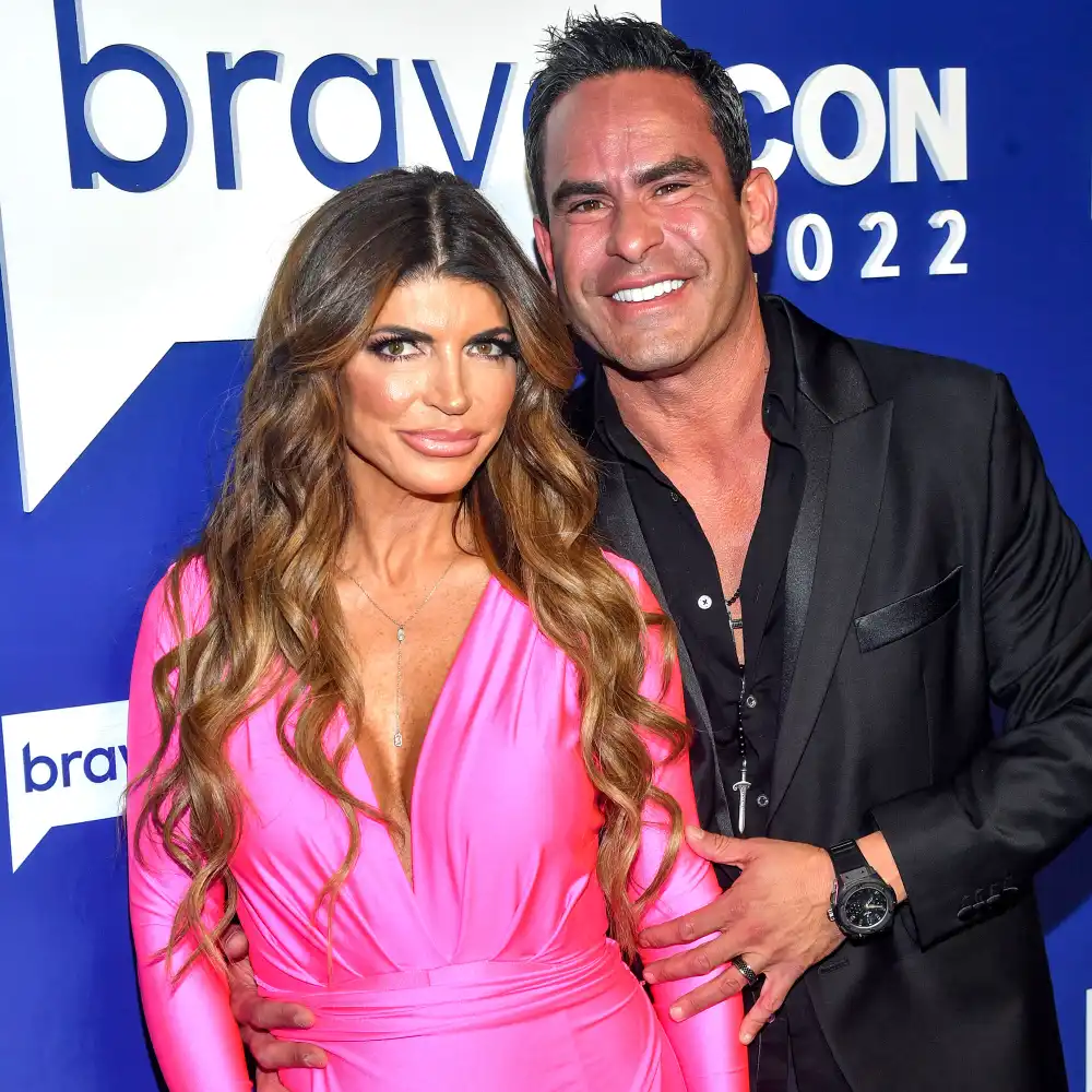Teresa Giudice Gets Booed After Revealing She Didn&rsquo;t Sign a Prenup Ahead of Her Wedding to Luis Ruelas: 'True Love'