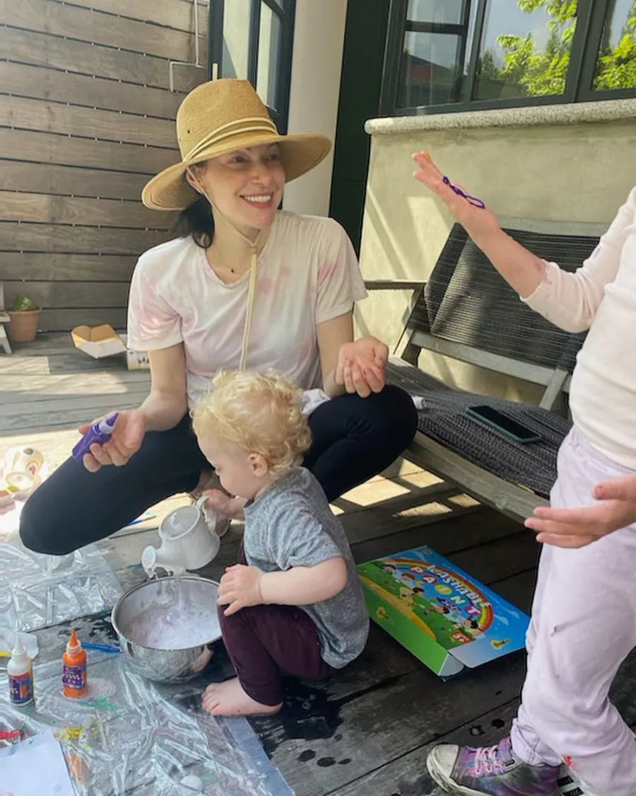 'That-'70s-Show'-Cast's-Next-Generation--Meet-Topher-Grace,-Mila-Kunis-and-More-Stars'-Kids-03