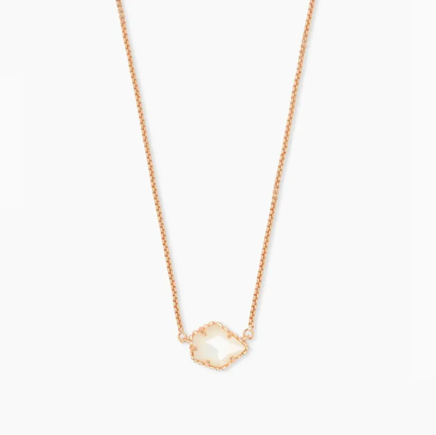 early-holiday-gifts-for-her-kendra-scott-necklace