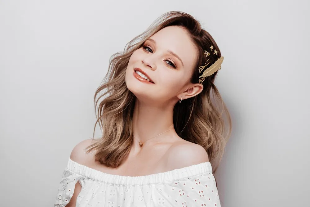 gold-hair-clip-us-weekly