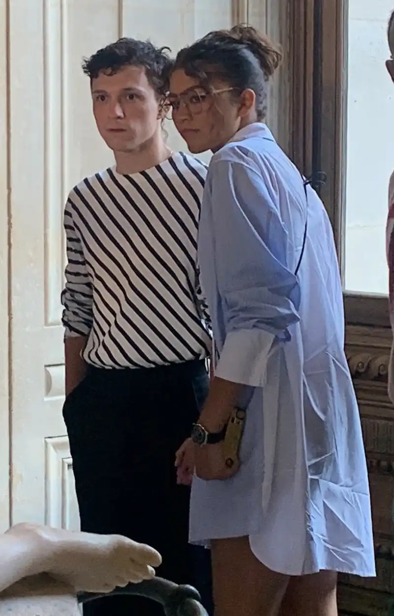 Tom Holland and Girlfriend Zendaya Hold Hands During Parisian Date at the Louvre: Photo