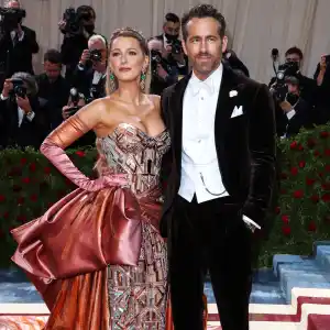 Blake Lively and Ryan Reynolds Couple Style Gallery