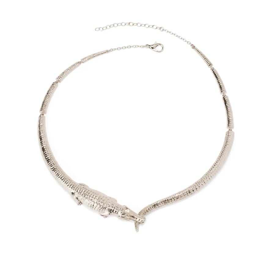 Buzzzz-o-Meter- Bella Thorne’s Jewelry, Celeb-Approved Cupcakes and More of What Stars Are Buzzing About This Week 221