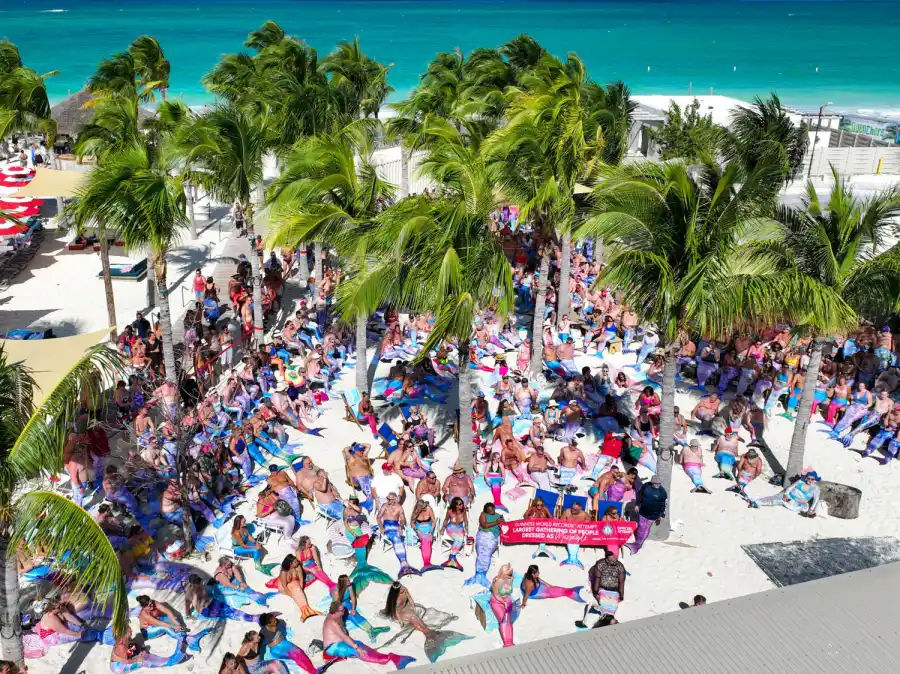 Buzzzz-o-Meter- Bella Thorne’s Jewelry, Celeb-Approved Cupcakes and More of What Stars Are Buzzing About This Week 225