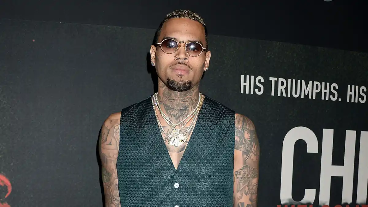 Chris Brown Wins Award at 2022 AMAs After Claiming His Performance Got Cut AMA American Music Awards 2022
