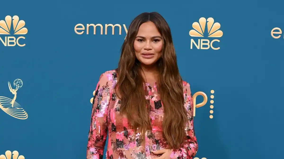 Chrissy Teigen Nude Baby Bump