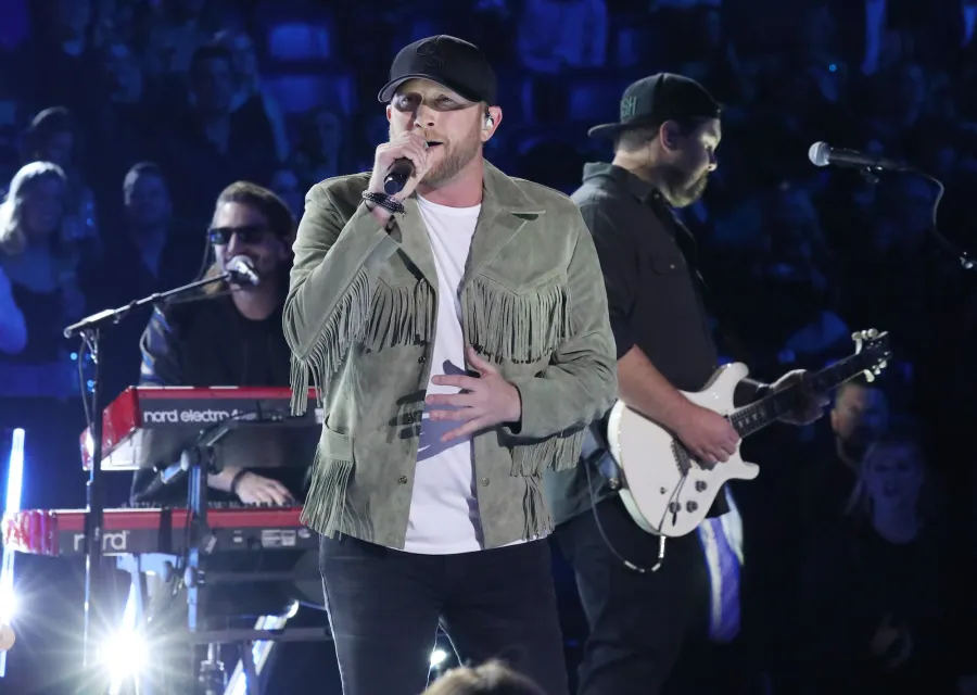 Cole Swindell performance 2022