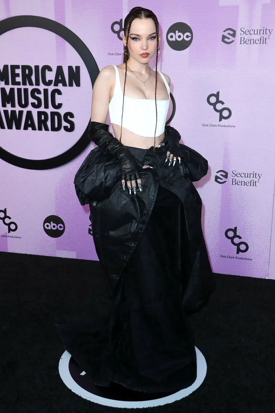 Dove Cameron Red Carpet AMA American Music Awards 2022