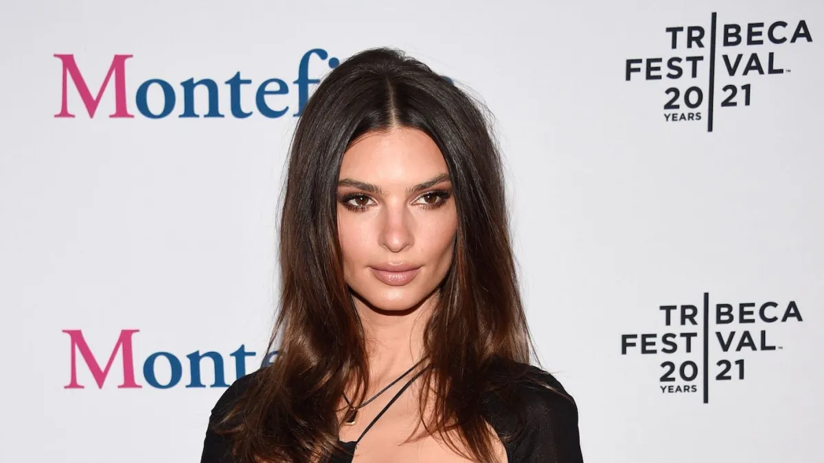 Emily Ratajkowski Opens Up About ‘Really Scary’ Weight Loss Experience