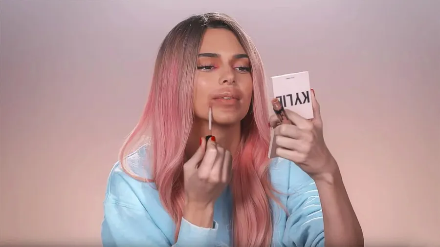 Every Time the Kardashian-Jenner Family Dressed Up As Each Other Over the Years 078