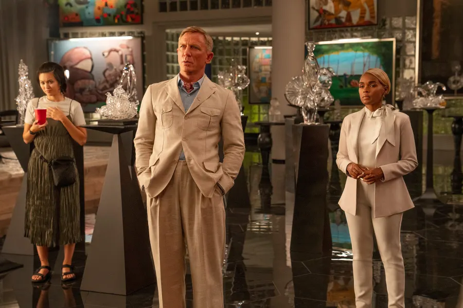 Everything to Know About ‘Knives Out 2’- Murder, New Cast Members and More! 014