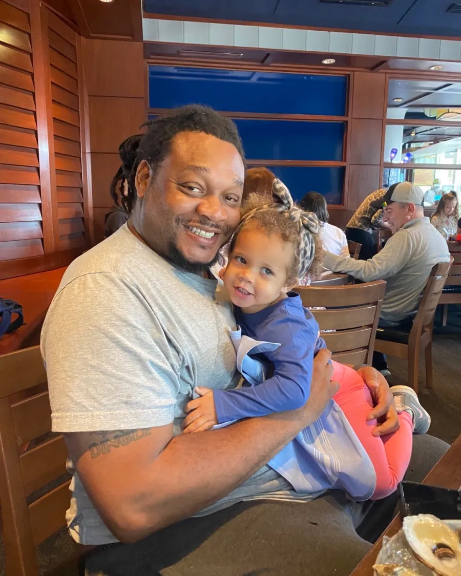 Former NFL Defensive End Adrian Dingle Dead at 45