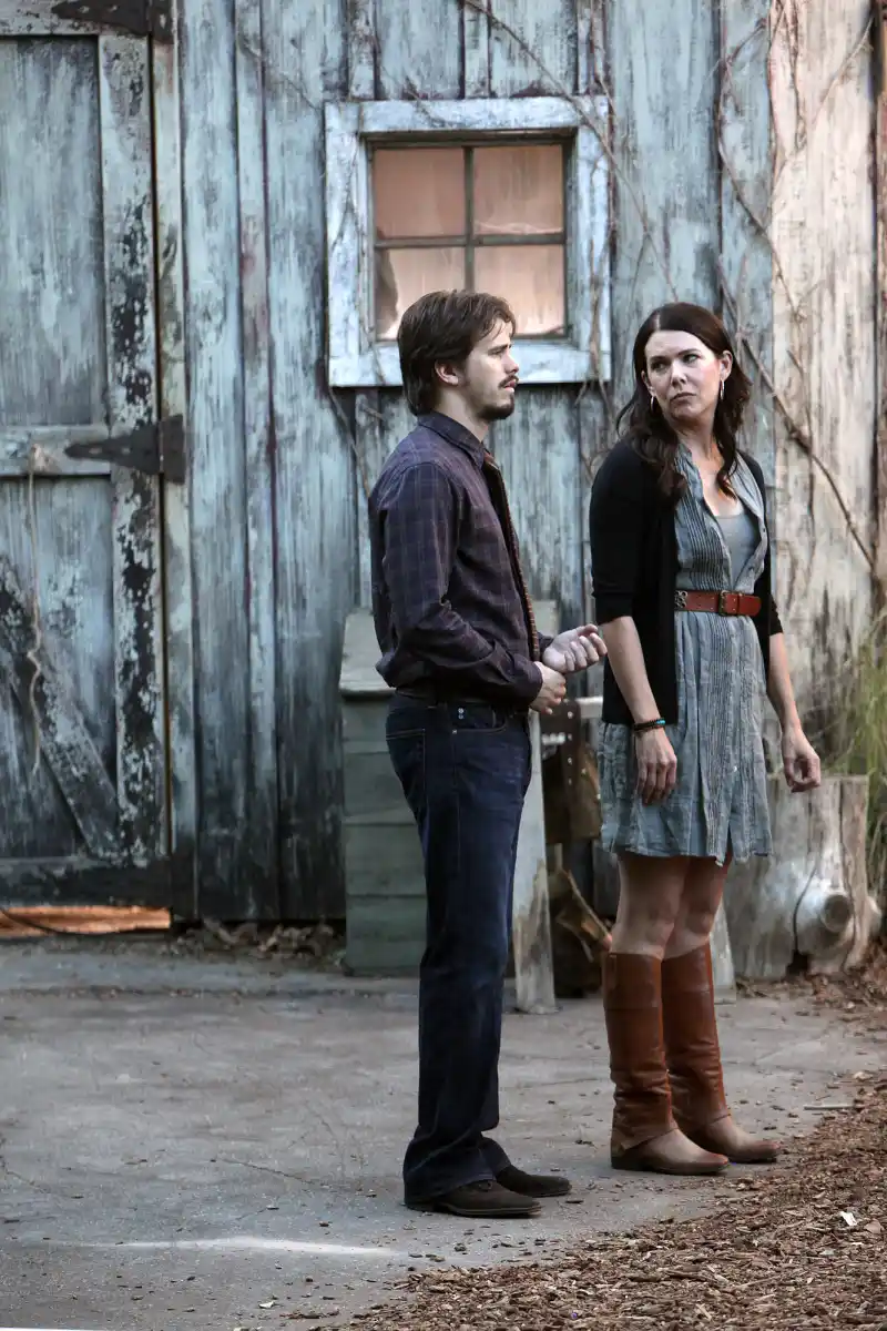 Jason Ritter Wanted Parenthood's Mark and Sarah to End Up Together Too 7 Lauren Graham