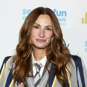 Julia Roberts Celebrates Twins Hazel and Phinnaeus' 18th Birthday With Rare Throwback Photo