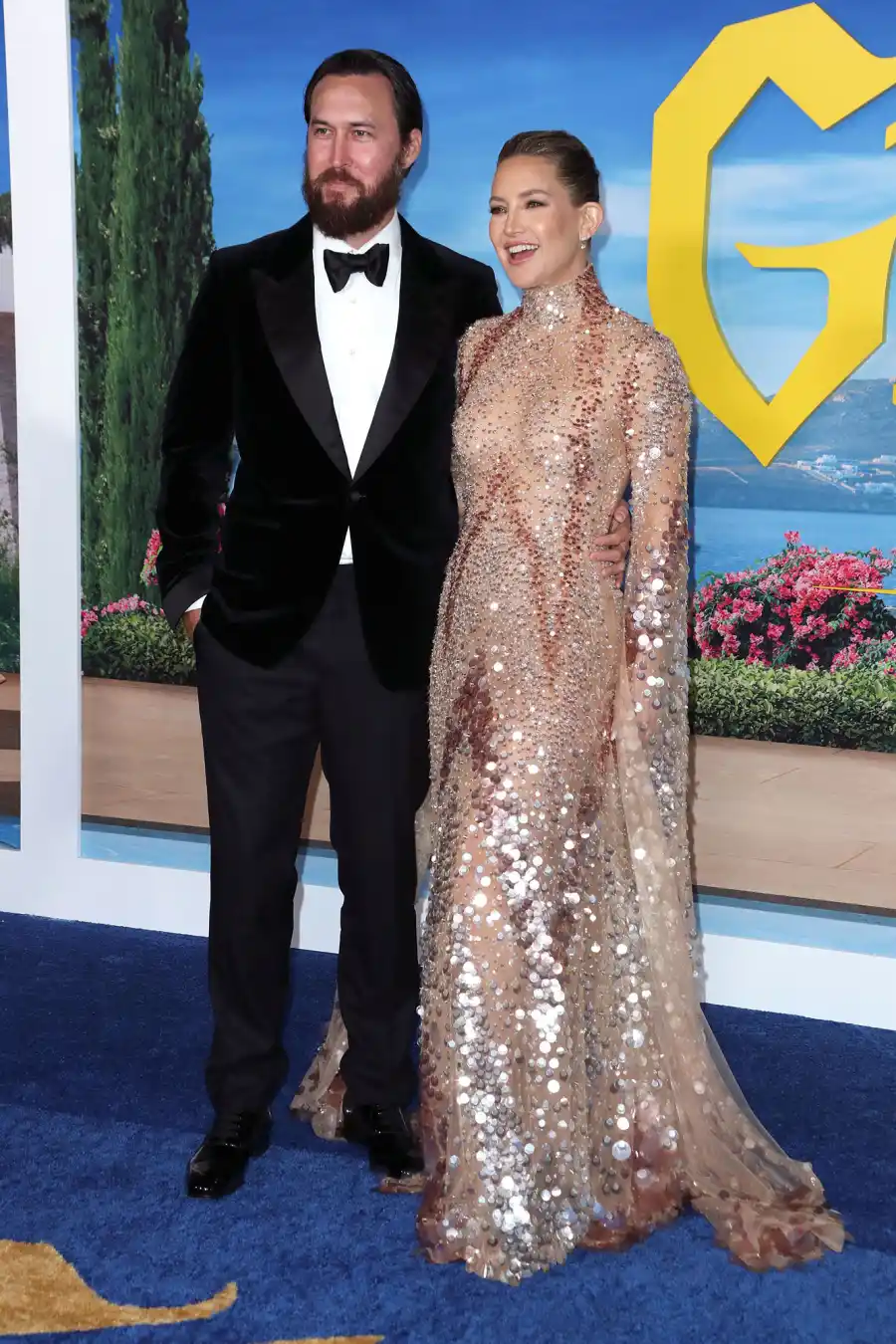 Kate Hudon Glitters in Gold at Knives Out Premiere 4 Danny Fujikawa