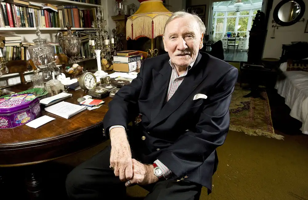 Leslie Phillips Sorting Hat Harry Potter Dead at Age 98