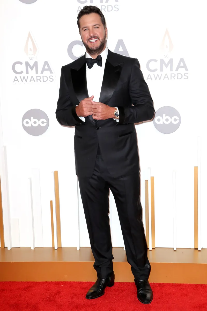 Luke Bryan CMAs 2022 Red Carpet Fashion