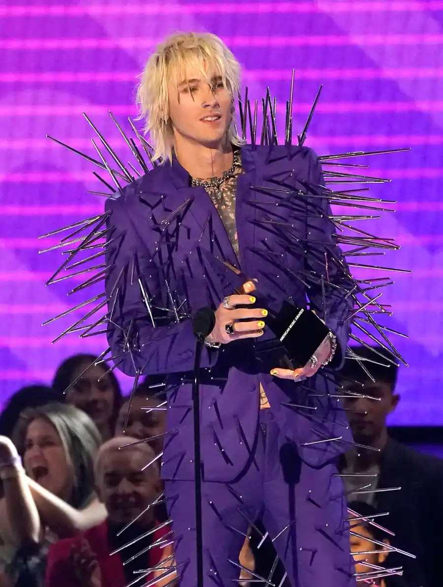 Machine Gun Kelly Gets Censored American Music Awards 2022 What You Didn't See on TV