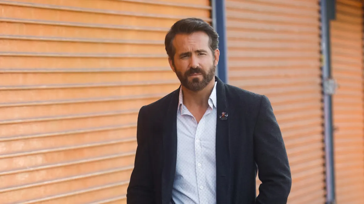 Ryan Reynolds on the set of 'Imaginary Friends'