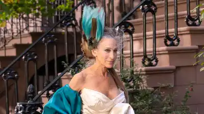 Sarah Jessica Parker Appears to Bring Back Carrie Wedding Dress 2 And Just Like That