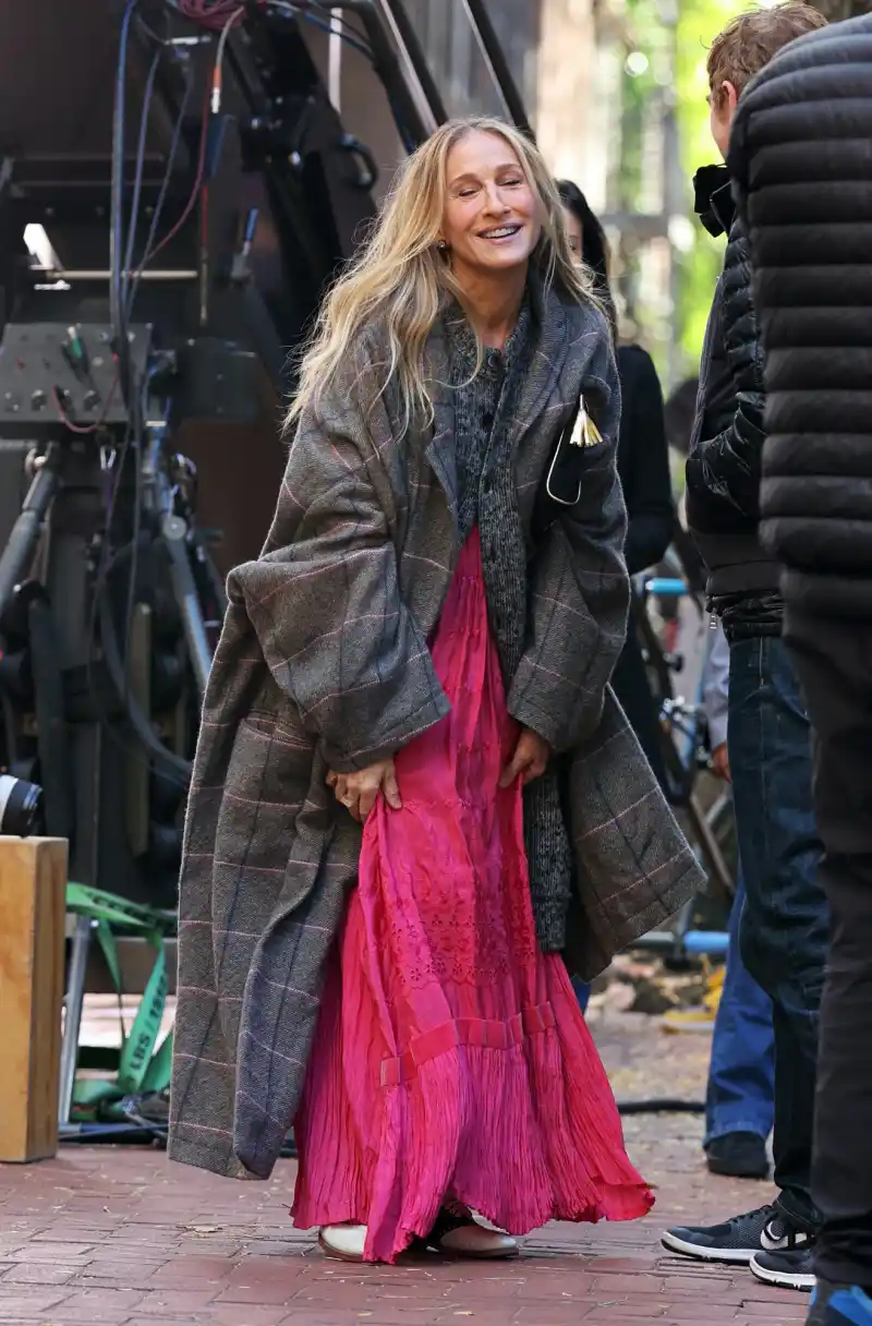Sarah Jessica Parker filming at the And Just Like That set in NYC