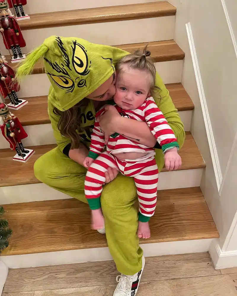 Sean Lowe, Kylie Jenner and More Celeb Parents Wear Matching Pajamas With Their Kids- Pics 325