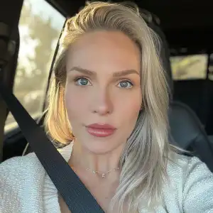 Sharna Burgess' Most Candid Postpartum Quotes and Photos After Welcoming Son Zane- 'I Am Utterly Unrecognizable' 026