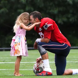 Tom Brady’s Daughter Wants Him to Show ‘Happy Face’ After Divorce