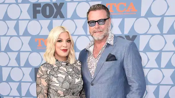 Tori Spelling Includes c in Family Holiday Card