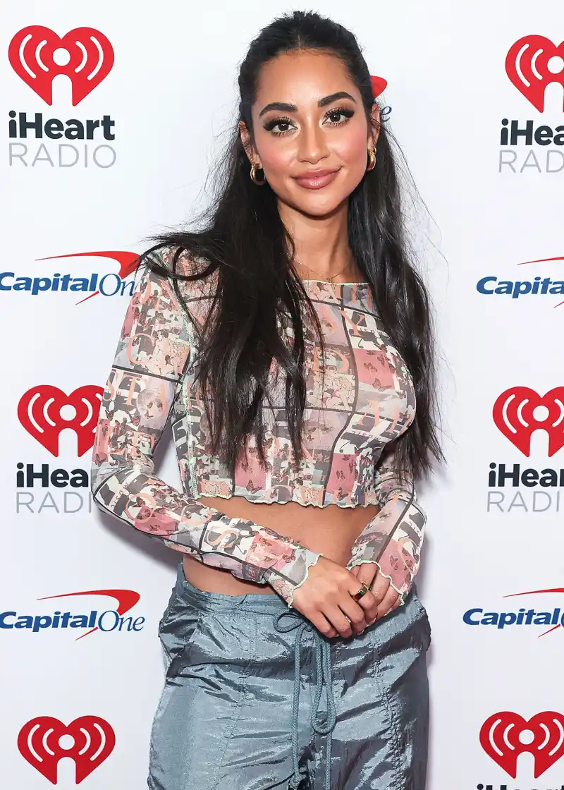 Victoria Fuller Support Jessie James Decker After Abs Backlash