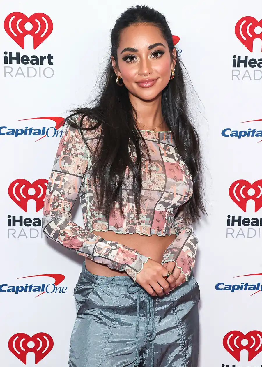 Victoria Fuller Support Jessie James Decker After Abs Backlash