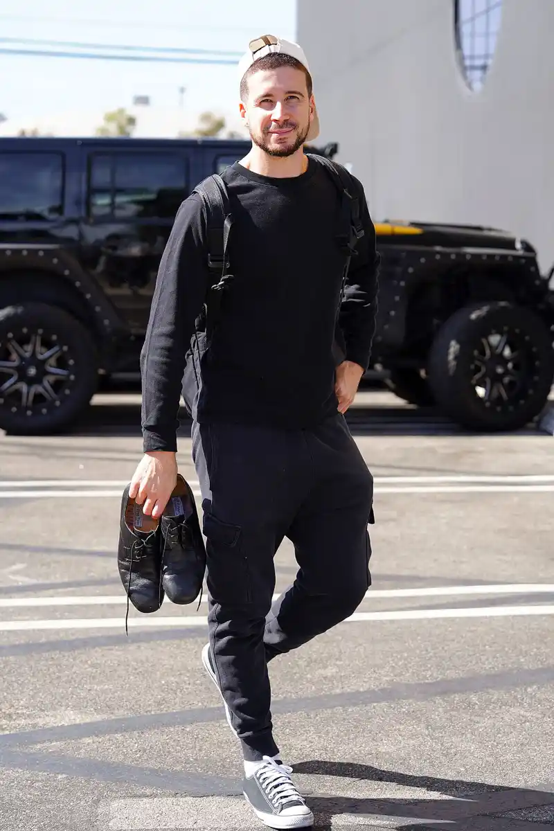 Vinny Guadagnino They Carry Their Dress Shoes Just Like Us