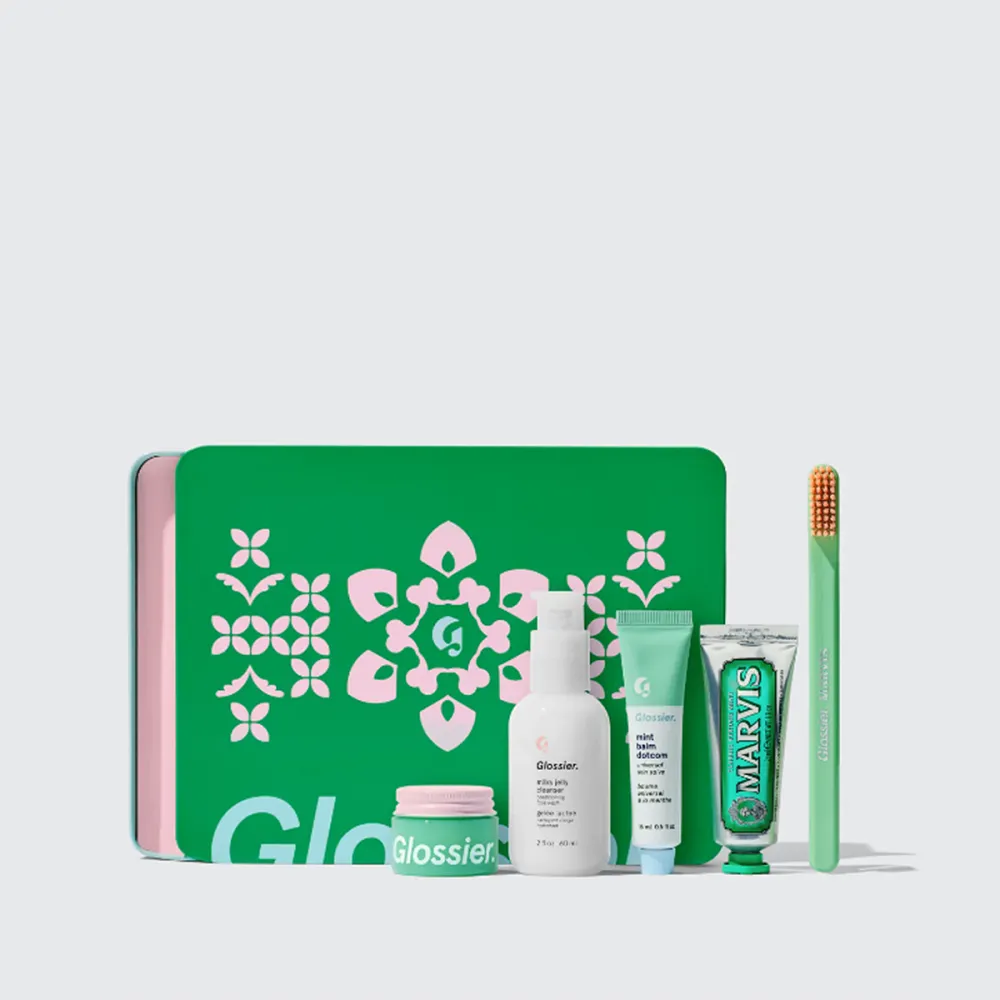 black-friday-gifts-for-women-glossier-set
