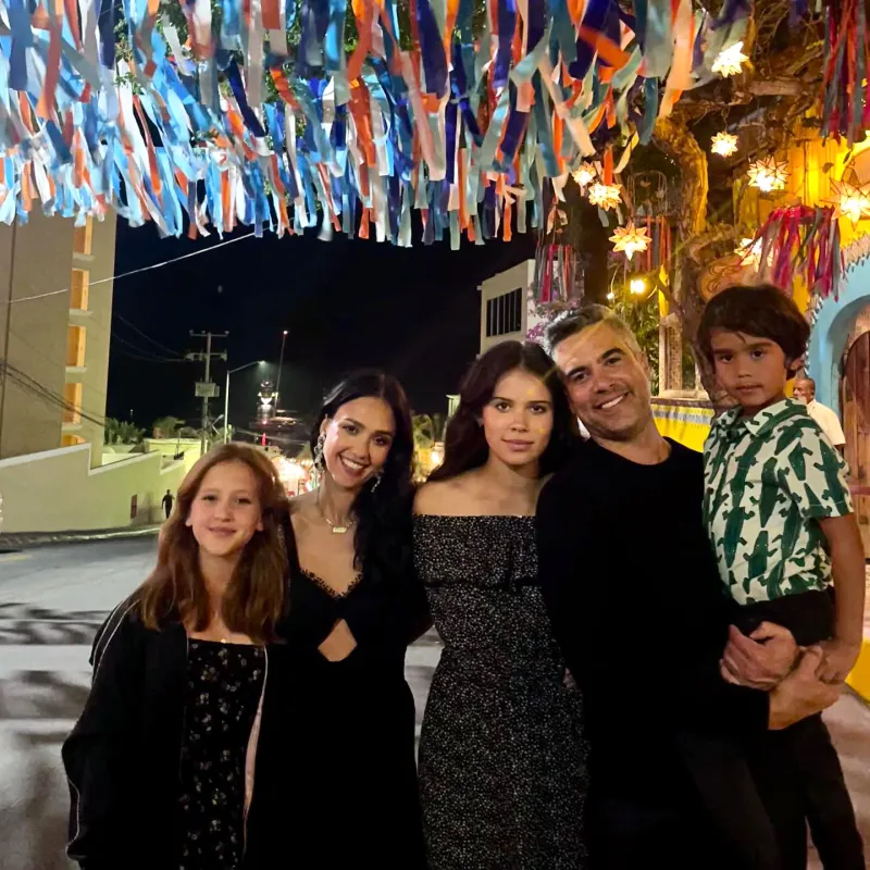 ‘Grateful for My Mains’! Jessica Alba and Cash Warren’s Sweet Family Photos