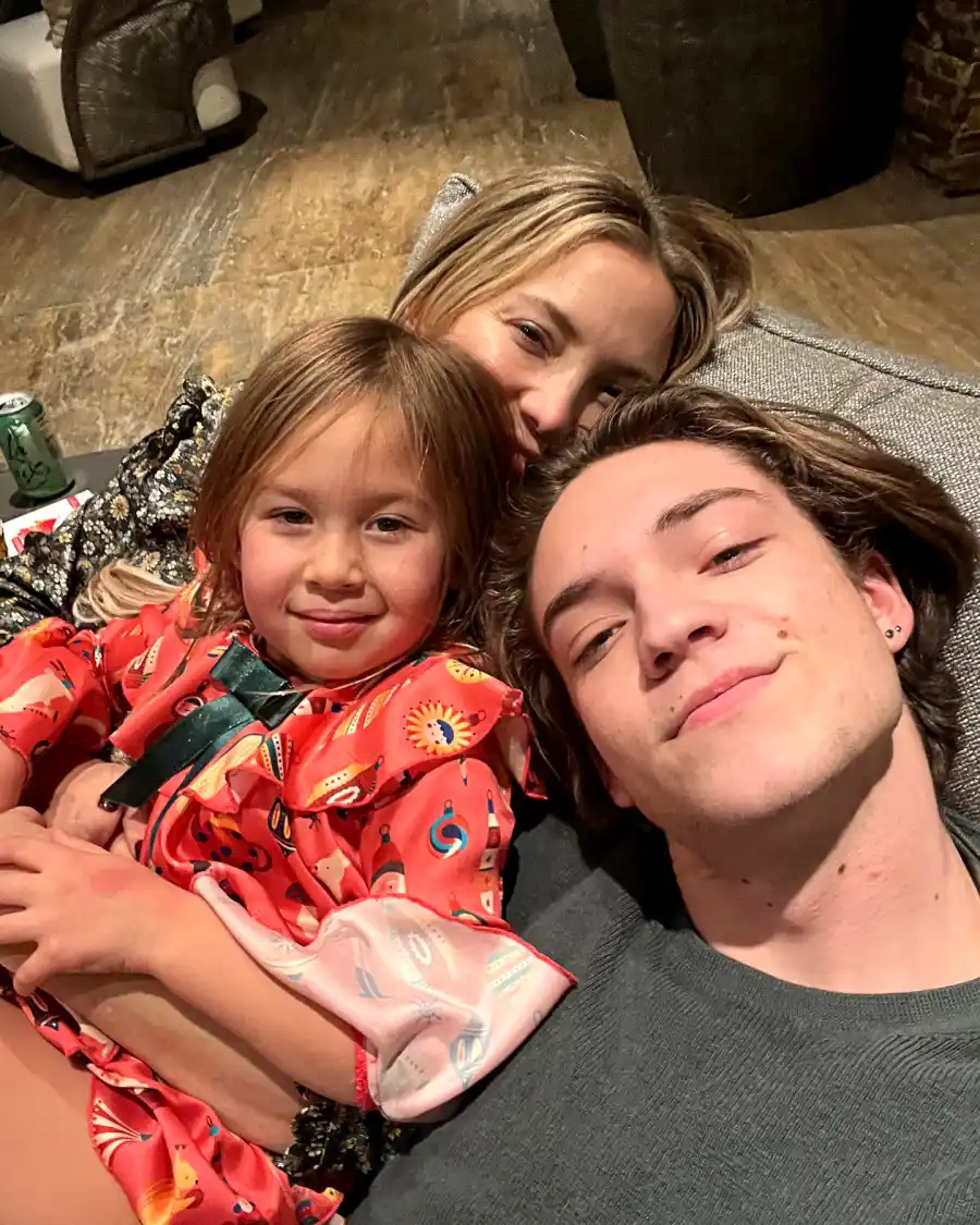 ‘Great-ful Weekend’! Kate Hudson Snuggles Kids During Thanksgiving Bash