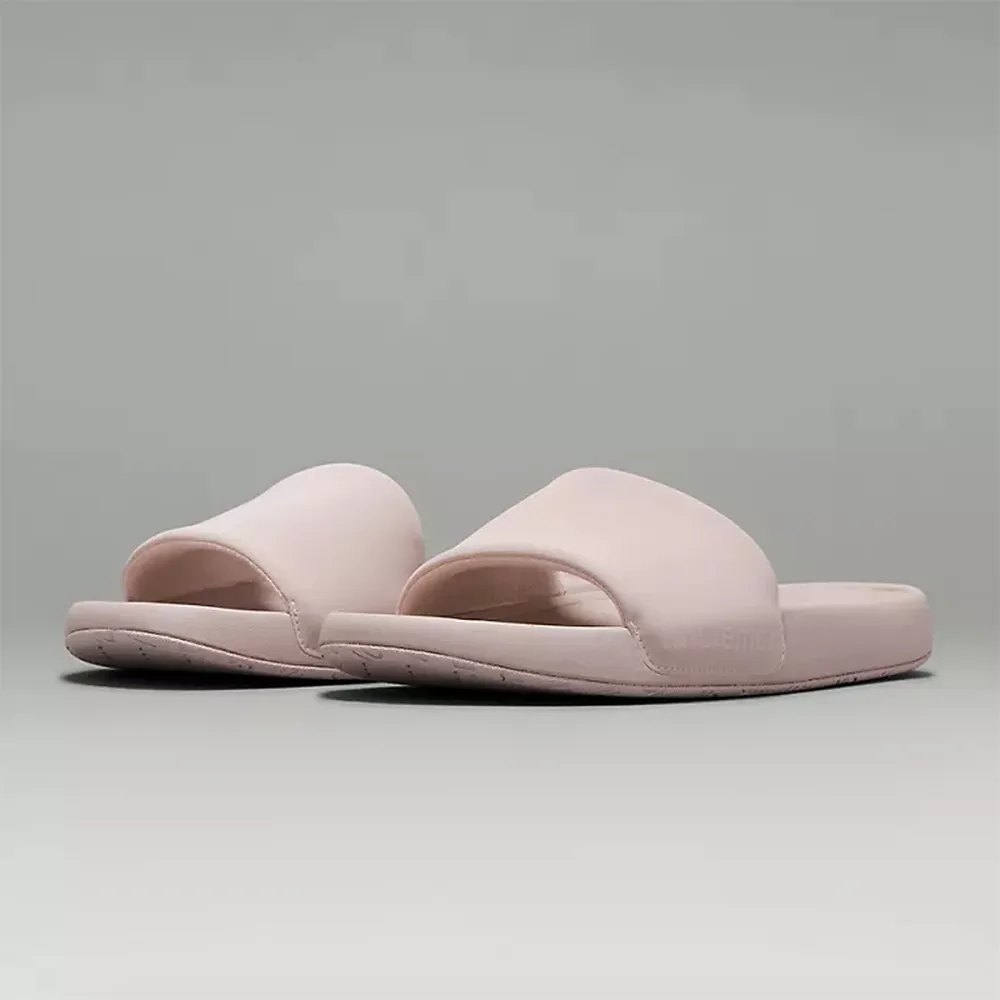 lululemon-holiday-gifts-slides