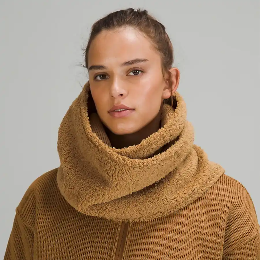 white-elephant-gifts-lululemon-scarf