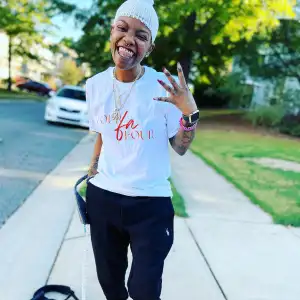 - ‘America’s Got Talent’ Fan Favorite Roslyn Singleton Dead at 39 After Battle With Brain Cancer 586