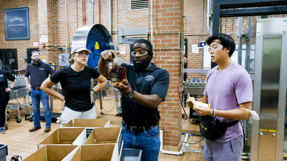 'Amazing Race' Winners Derek Xiao and Claire Rehfuss on Their Win, What We Didn't See