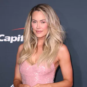 DWTS' Peta Murgatroyd Mourns Father After His Death: Read Touching Tribute